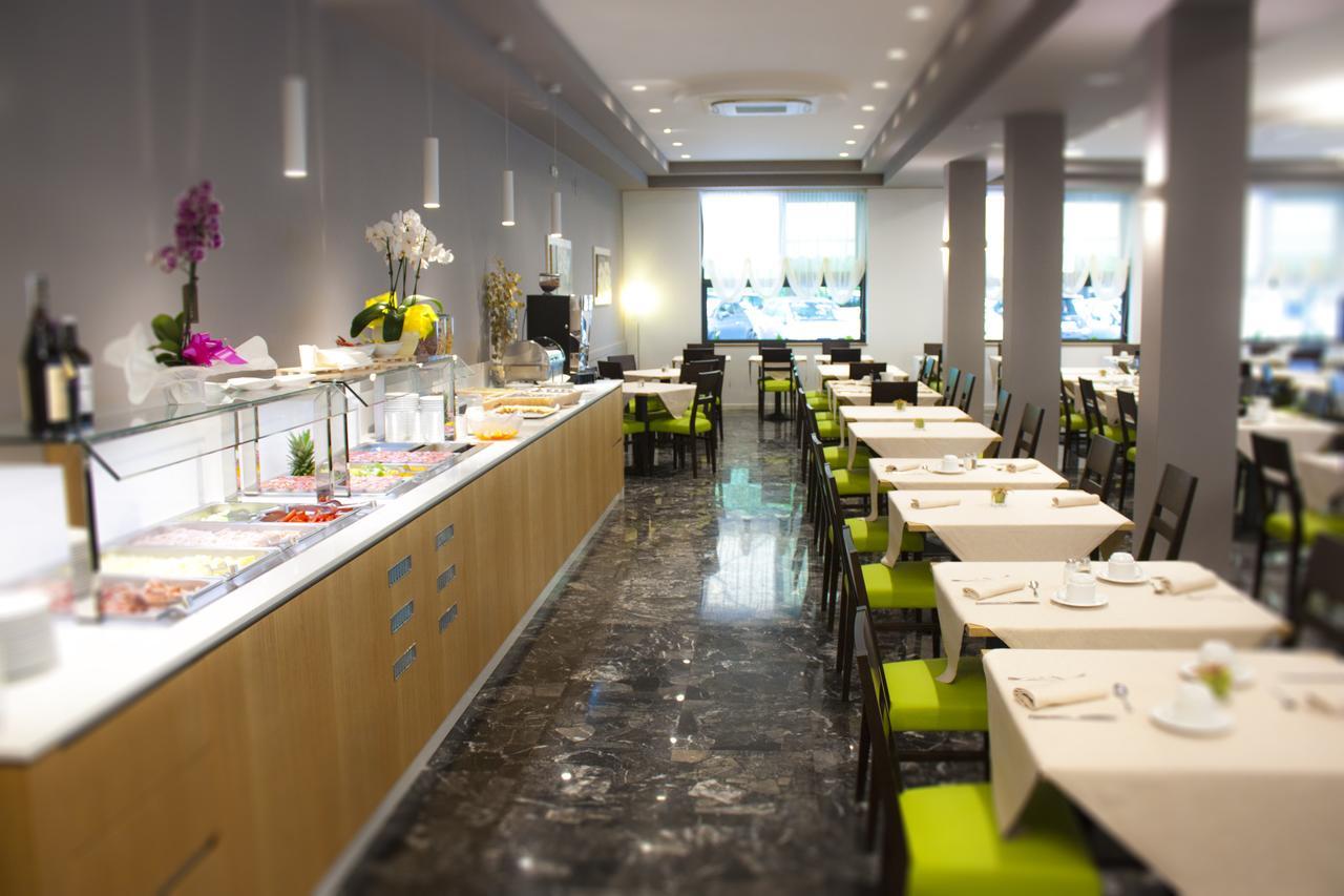 Hotel Pillon Bibione Exterior foto